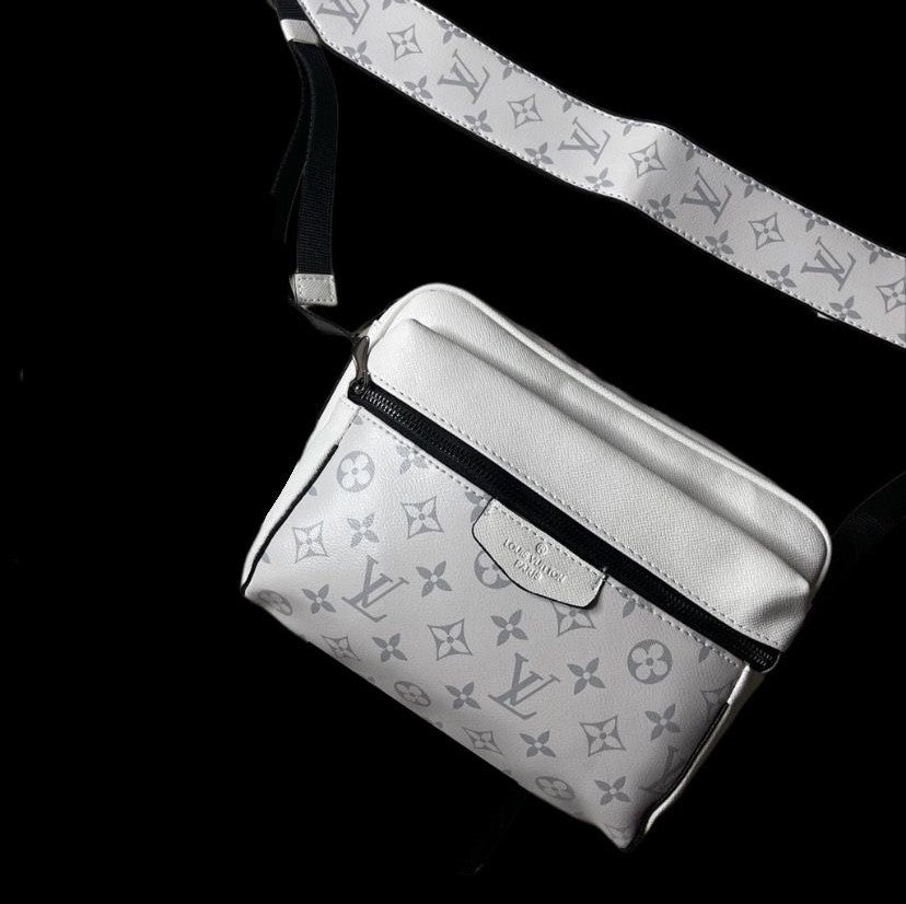 Bandolera Louis Vuitton Messenger Blanca – phamadripshop