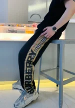 Burberry Sweatpants Side Embossed Logo - Imagen 3