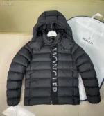 Moncler- Puffer Jacket With Logo Tape - Imagen 3