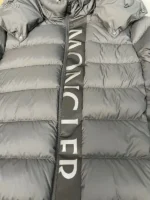 Moncler- Puffer Jacket With Logo Tape - Imagen 4