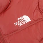 the-North Face Nuptse Short Brick House Red - Imagen 3