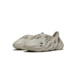 Yeezy Foam- RNNR Sand - Imagen 2