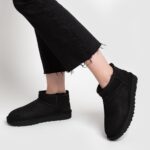 Ugg Classic Ultra Mini- Negras - Imagen 2